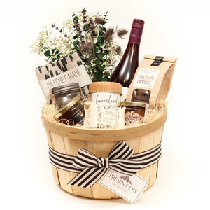 Gift ideas for different types of wine enthusiasts